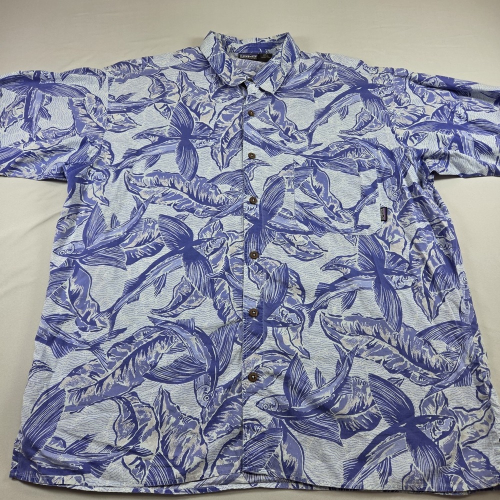 Patagonia Men's Short Sleeve Button Down Shirt Flying Fish All Over Print  Sz XL